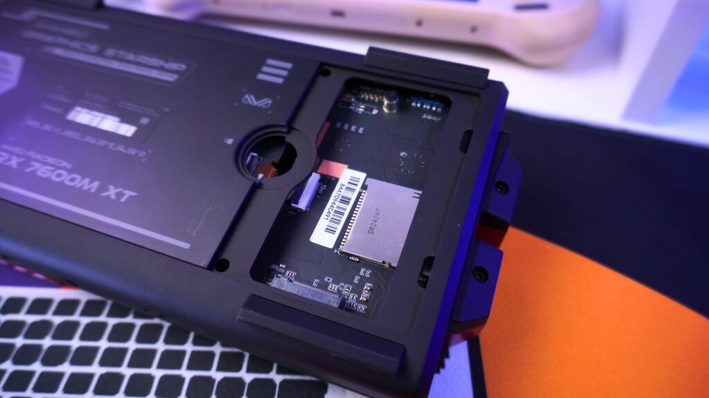 AYANEO AG01 Raumschiff SSD Abteil